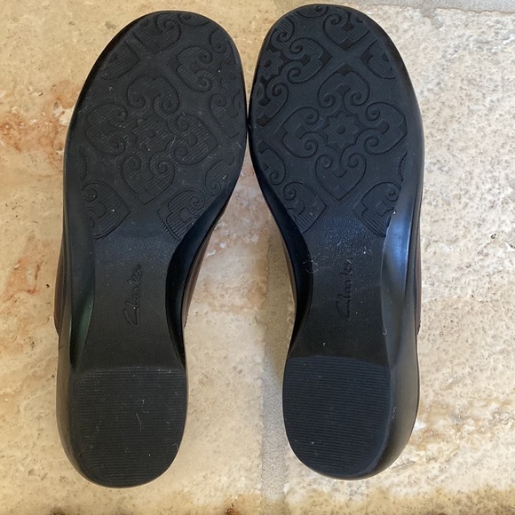 Clarks Brown Leather Mules clogs Womens 9 cushion comfort shoe slide on quality - Picture 7 of 11